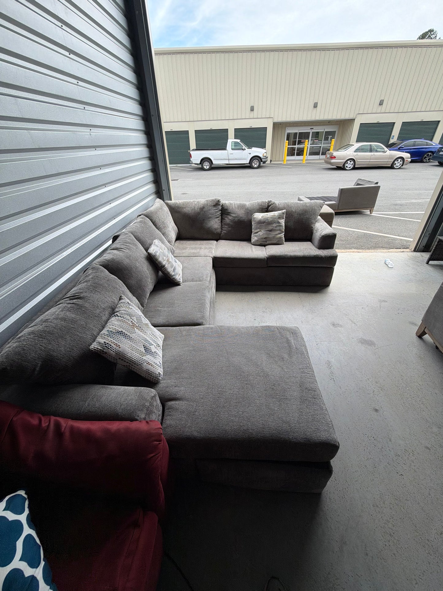U shape sectional