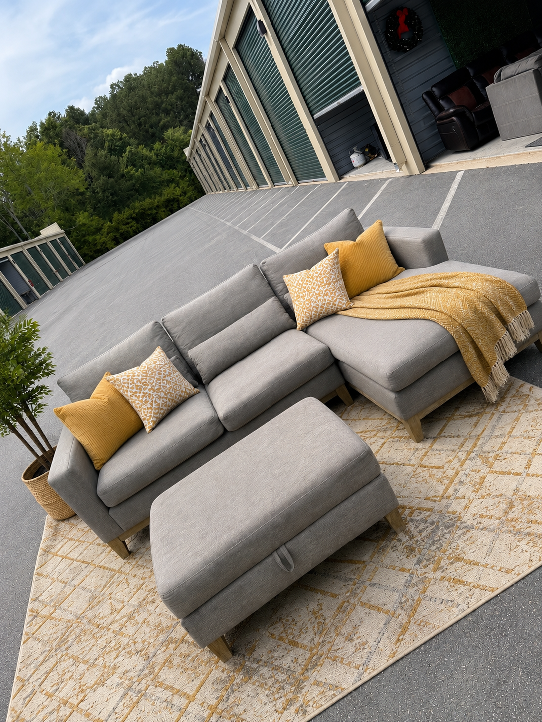 Sectional Sofa/ Couch (We Deliver)