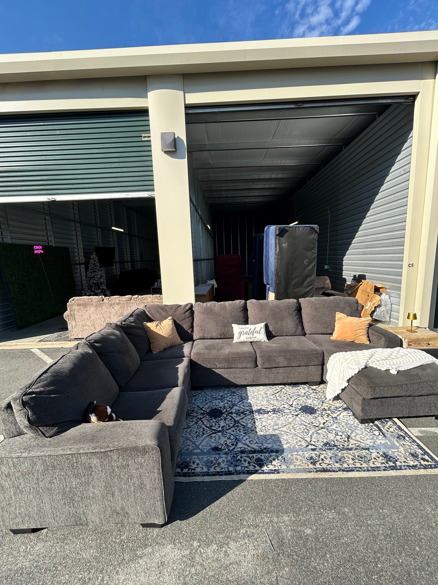 U shape Sectional Sofa/ Couch (We Deliver)