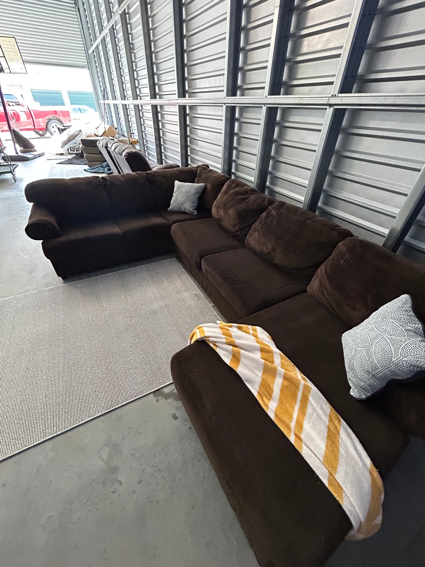 U shape Sectional Sofa/ Couch (We Deliver)