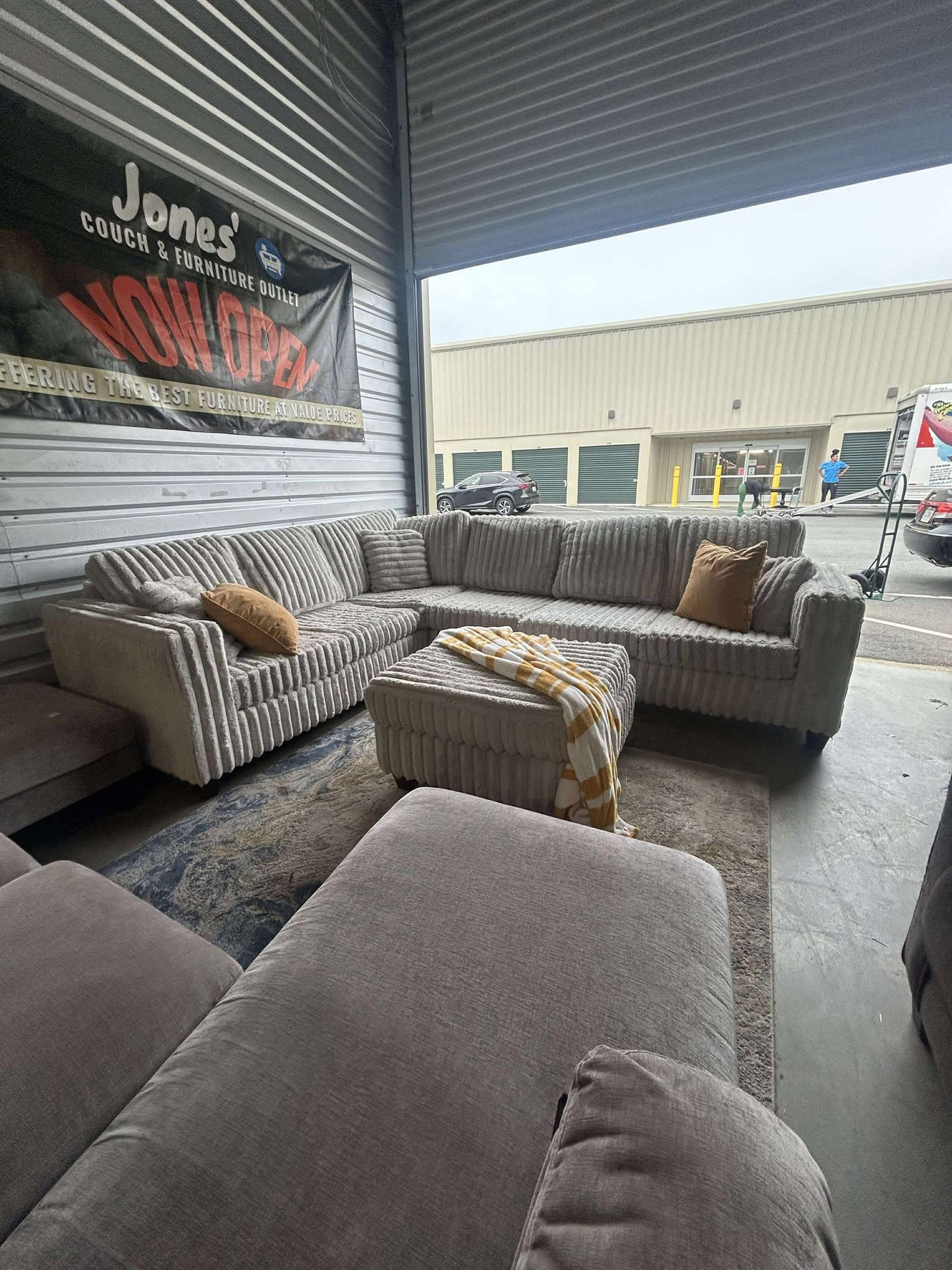 Corduroy Sectional W Ottoman