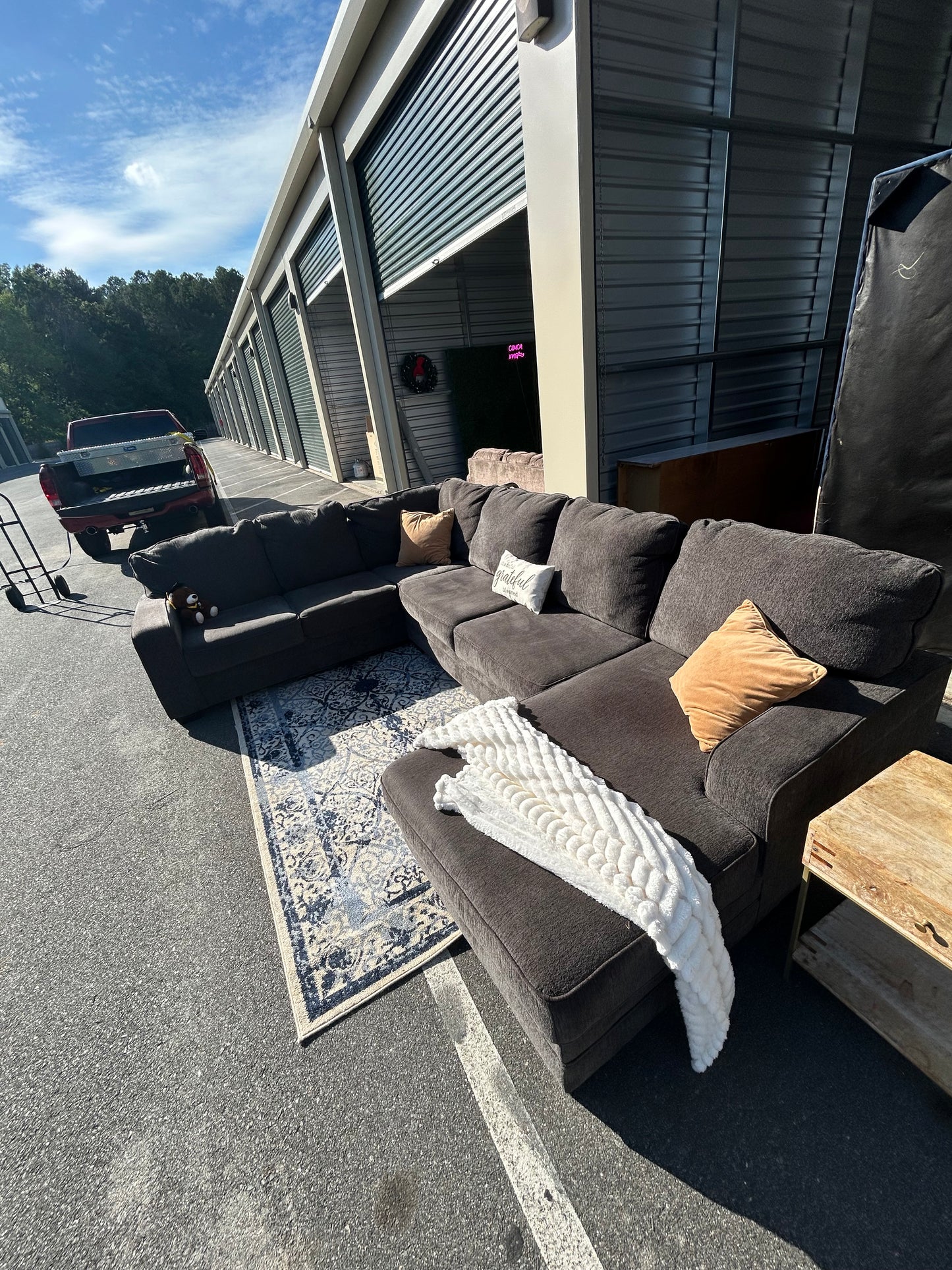 U shape Sectional Sofa/ Couch (We Deliver)