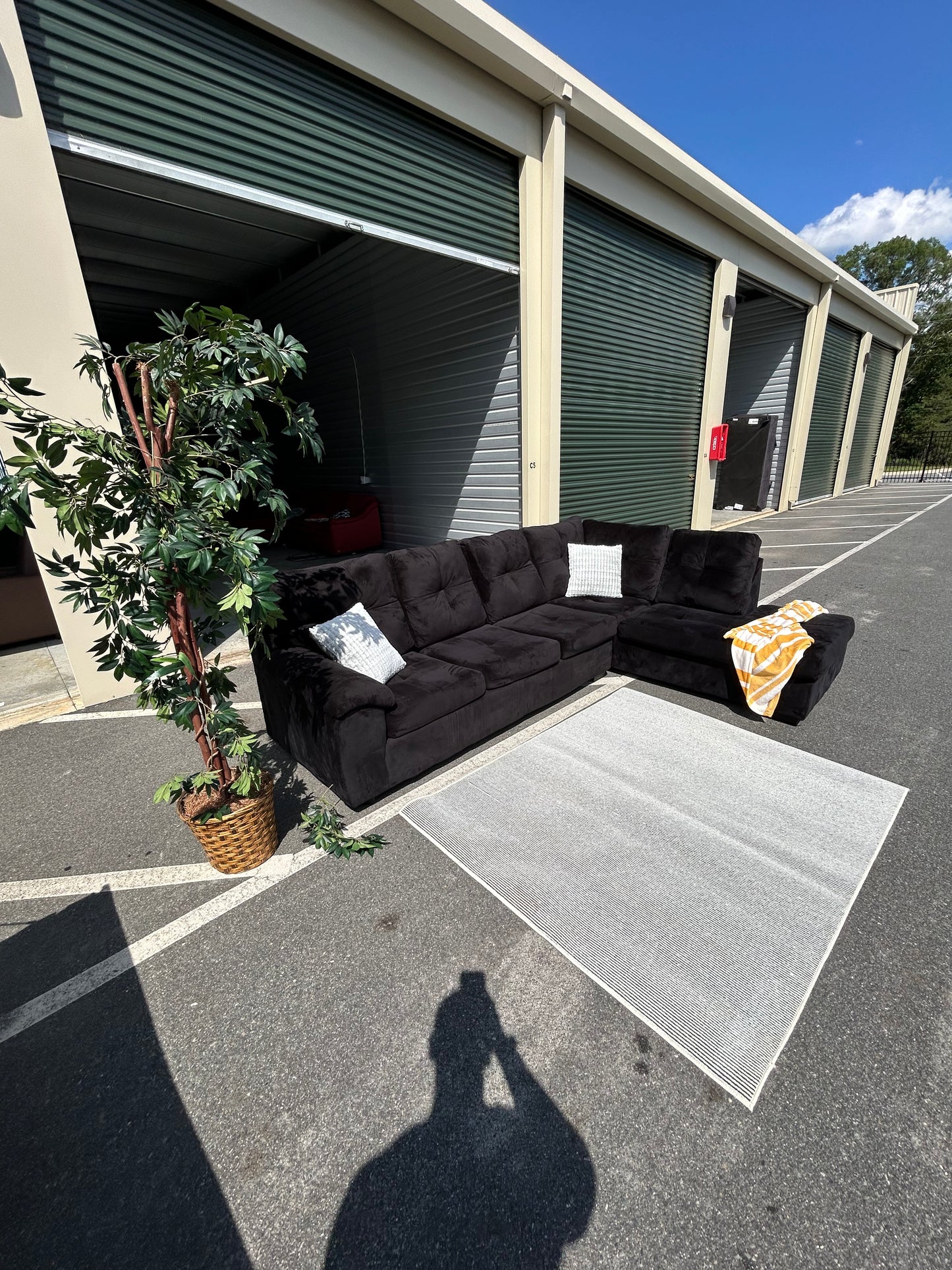 Black Sectional Sofa/ Couch (We Deliver)