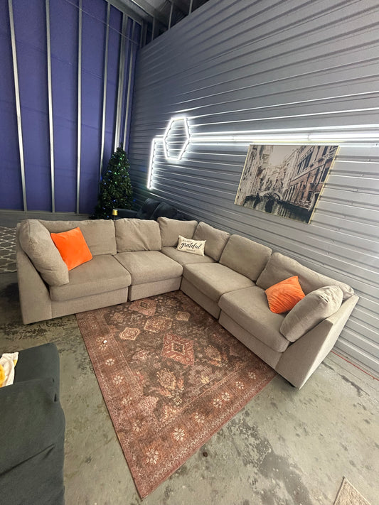 Used Sectional Sofa/ Couch (We Deliver)