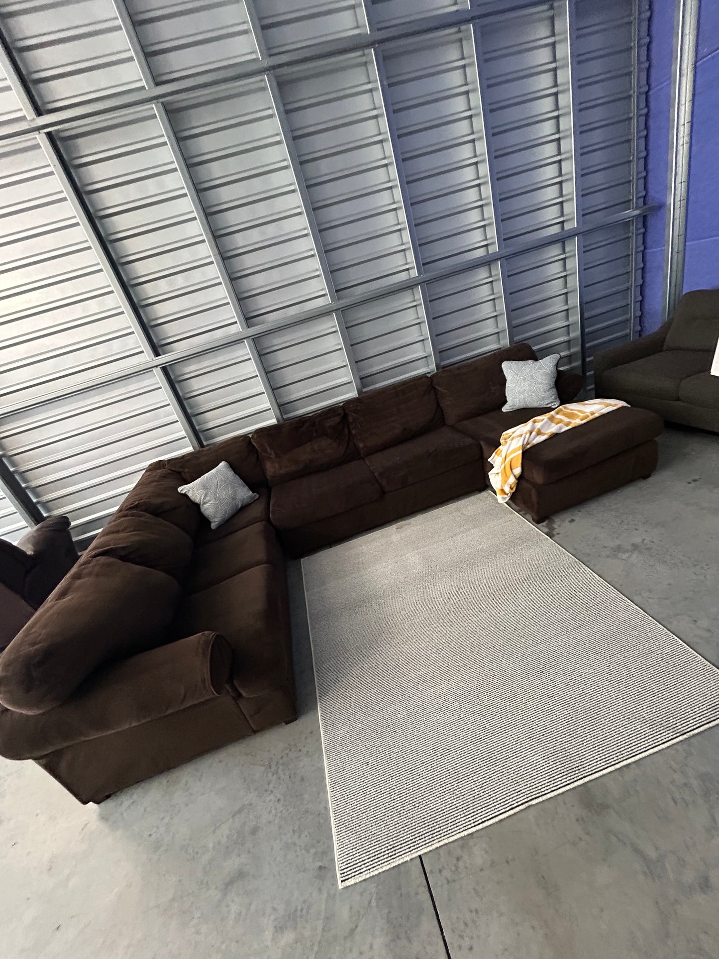 U shape Sectional Sofa/ Couch (We Deliver)